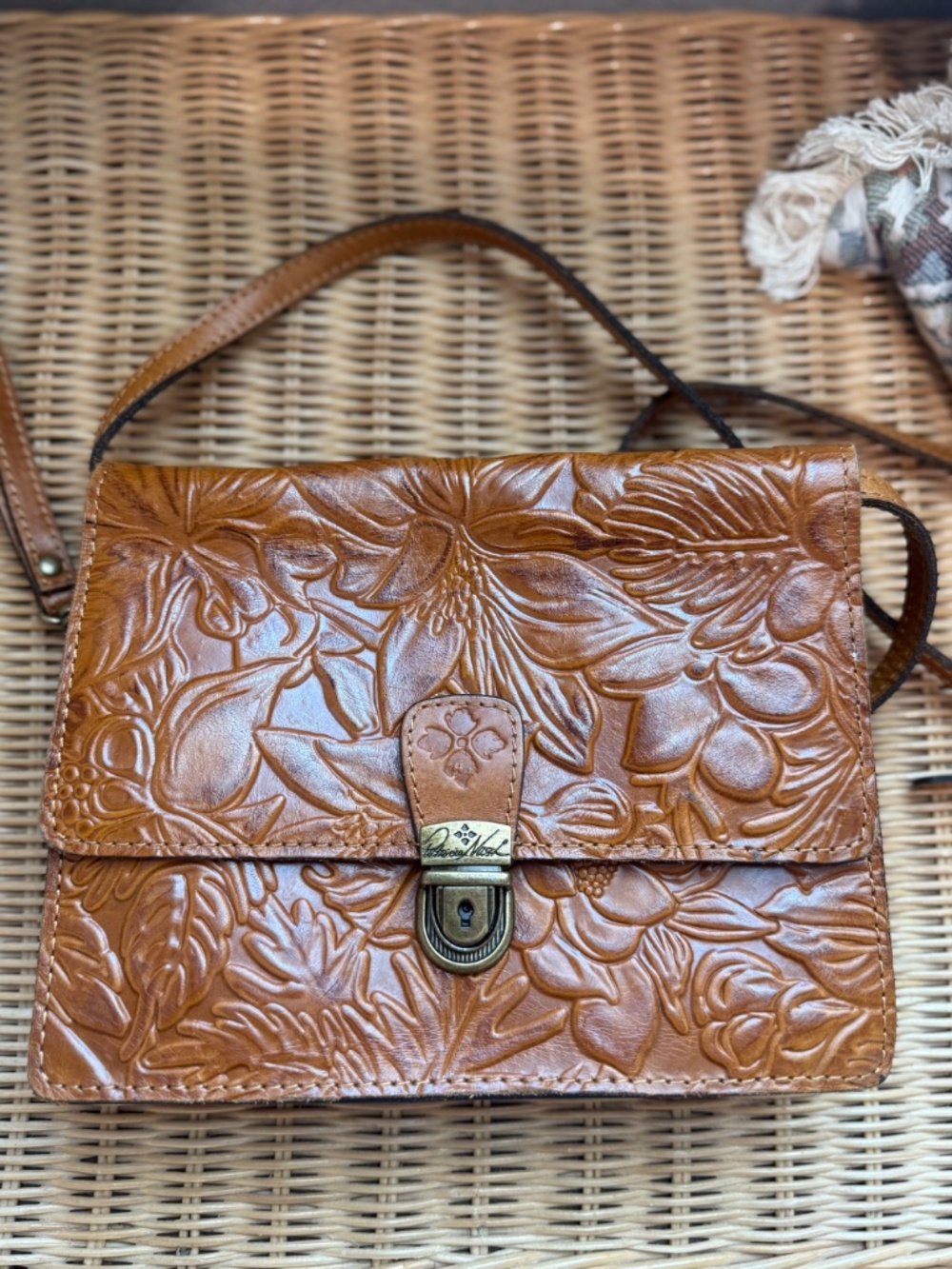 Patricia Nash leather crossbody purse - Picture 2 of 4